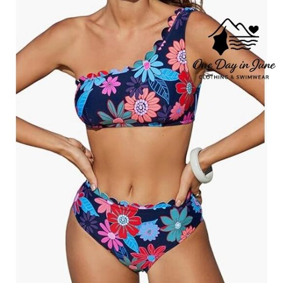 Cupshe One Shoulder Scallop Edge Bikini Swimsuit Size L - Picture 1 of 6